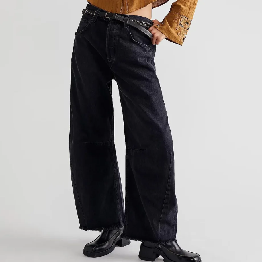 Essential Wide-Leg Jeans