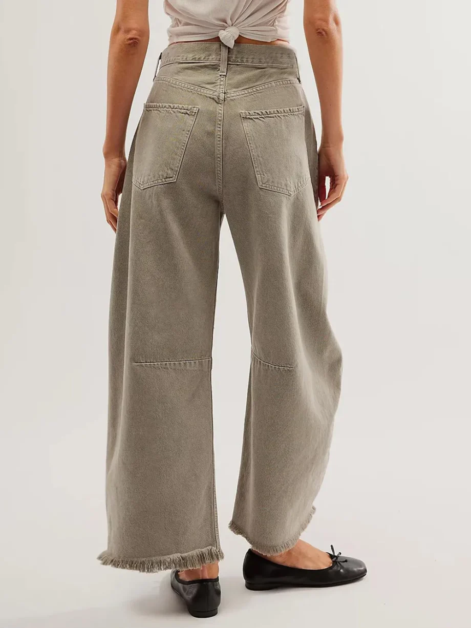 Essential Wide-Leg Jeans