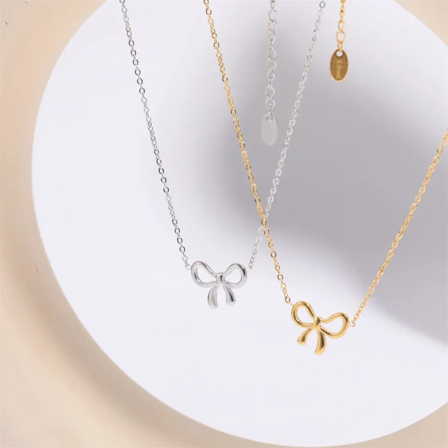 Charming Bow Pendant Necklace