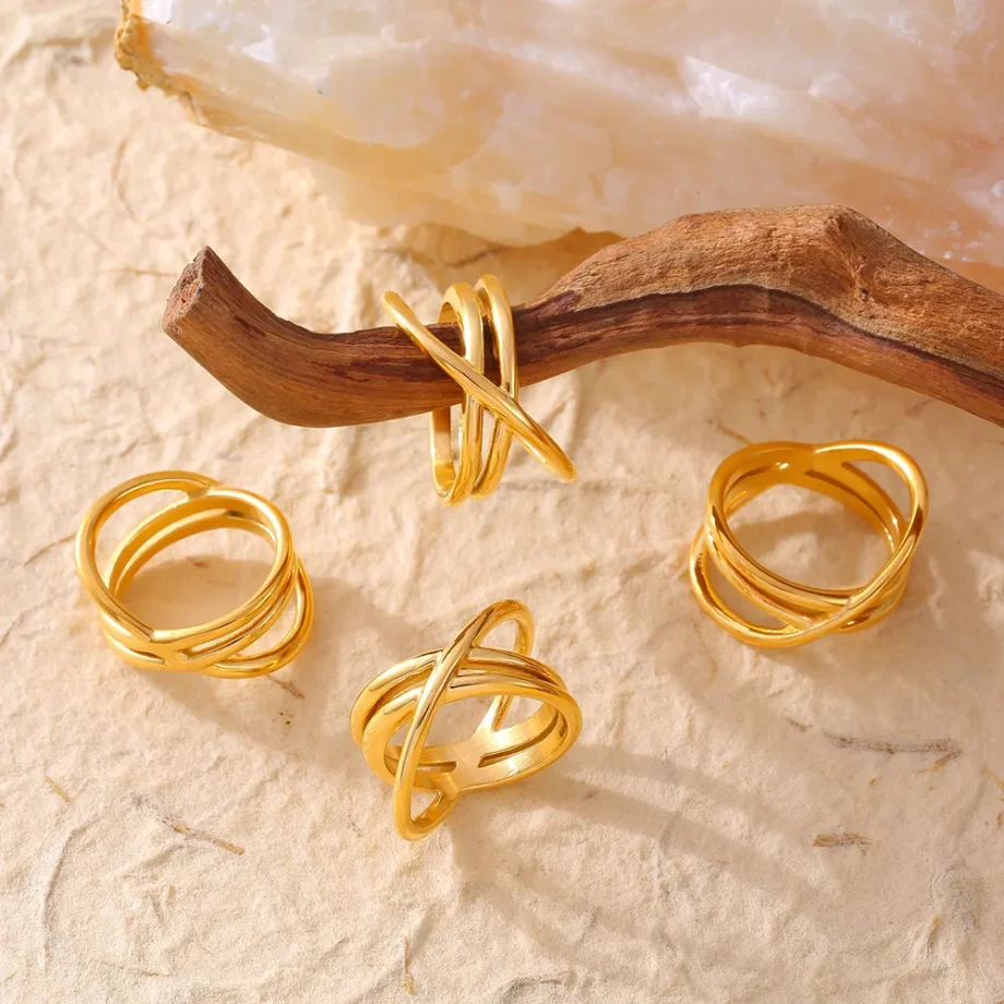 Crisscross Luxe Gold Ring