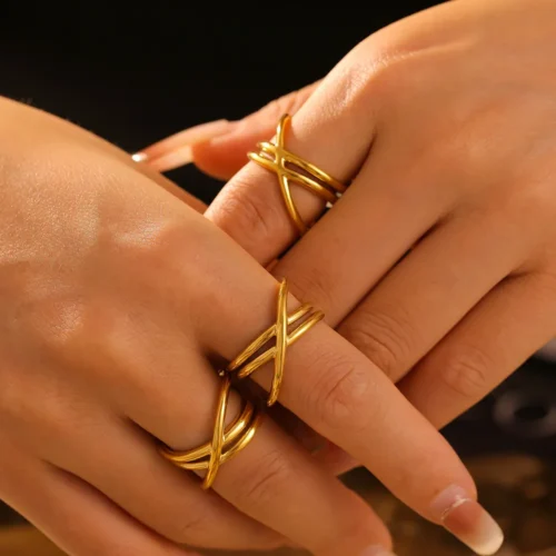 Crisscross Luxe Gold Ring