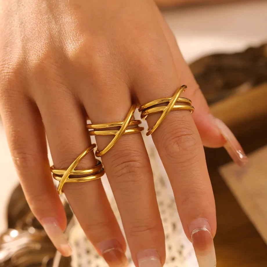 Crisscross Luxe Gold Ring